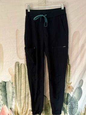 Women’s Fabletics Black Drawstring Jogger Scrubs 🌵small